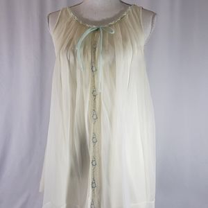 Vintage Miss Elaine short gown